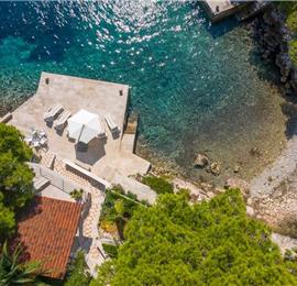 Luxury 6 Bedroom Seafront Villa with pool and Separate Apartment along Secluded Beach near Hvar Town, Sleeps 10-12